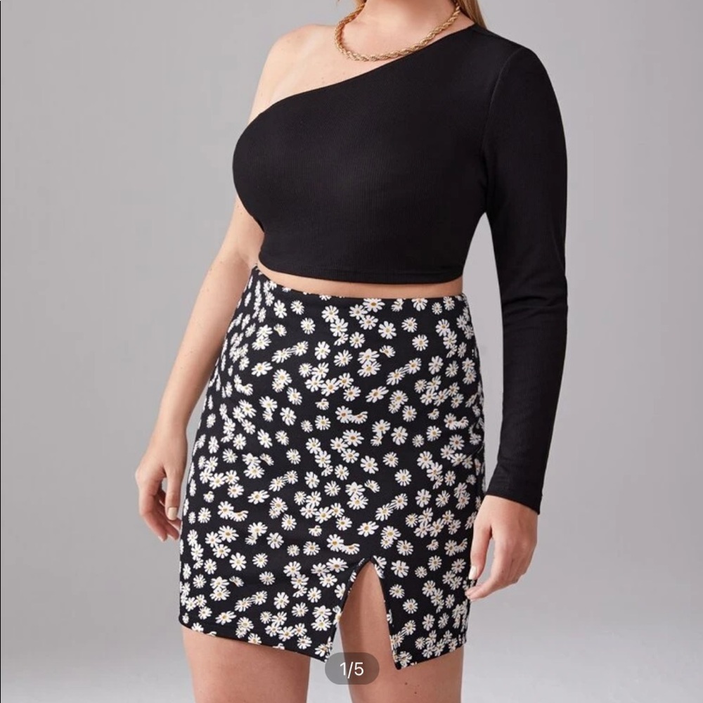 One shoulder crop and floral skirt